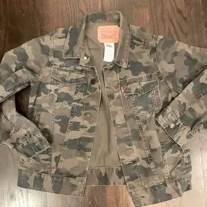 LEVIS CAMO DENIM JACKET